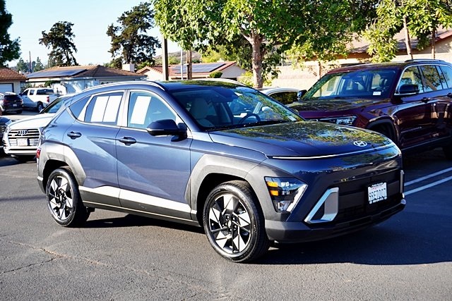 Used 2025 Blue Hyundai SEL image 5