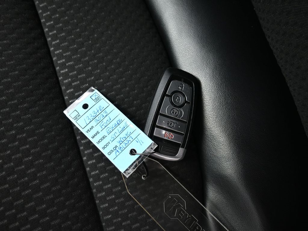 2023 Ford Escape ST-Line photo 18