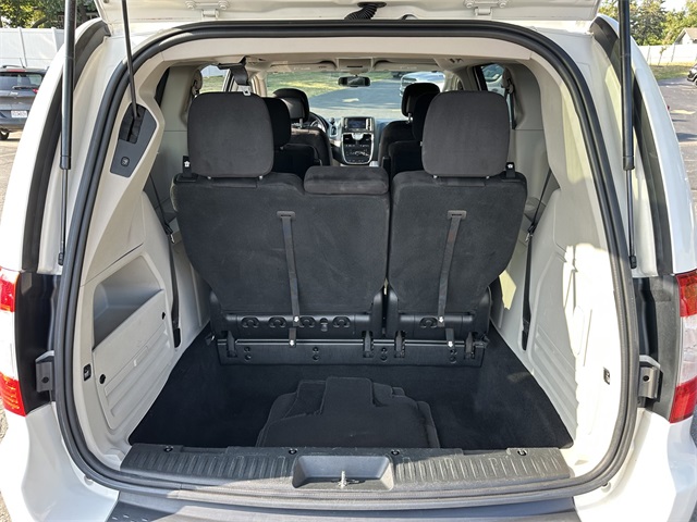 2012 Chrysler Town & Country Touring photo 10