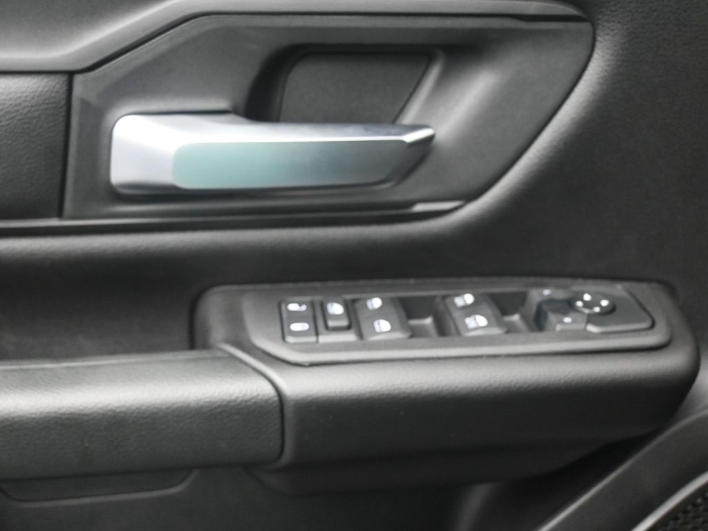 2025 Ram 1500 Tradesman photo 11