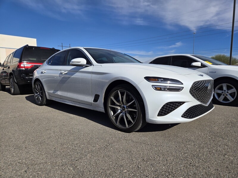2024 Genesis G70 2.5T photo 2