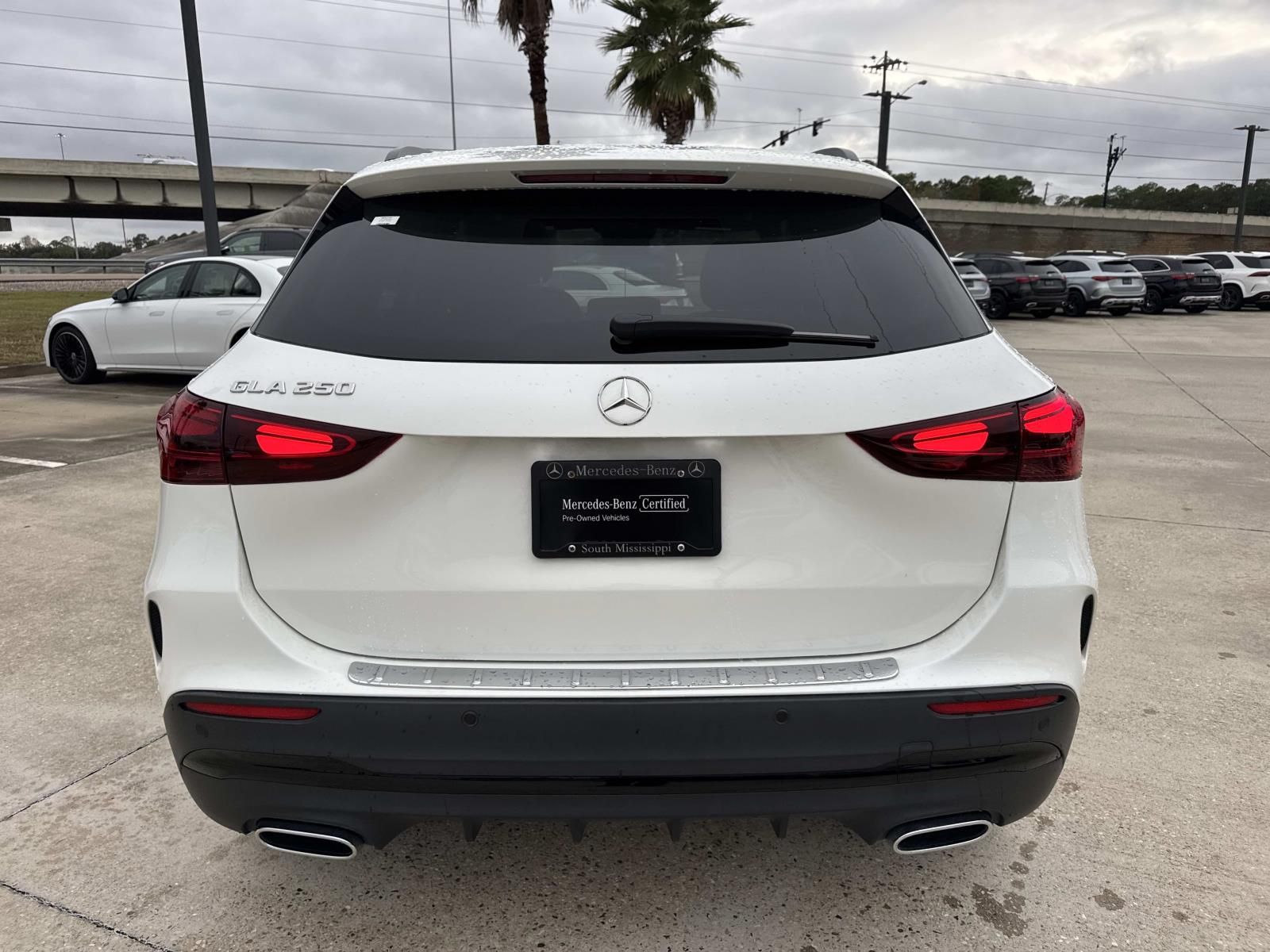 2025 Mercedes Benz GLA 250 photo 3