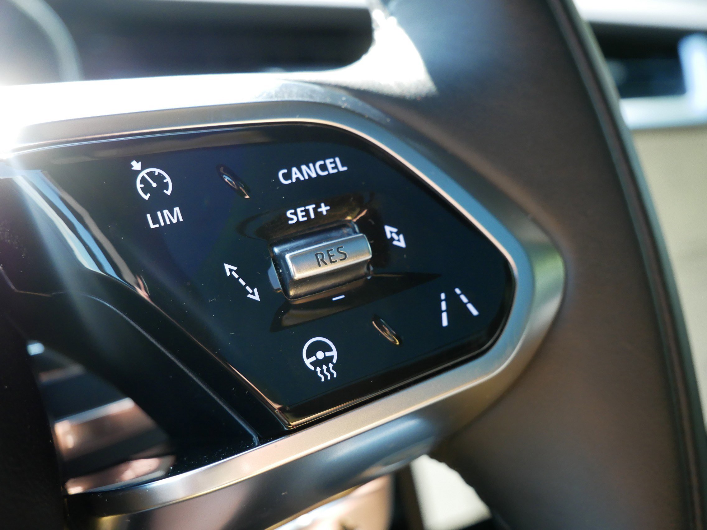 2025 Jaguar F-PACE P250 R-Dynamic S photo 25