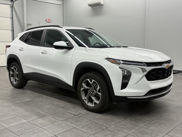 2025 Chevrolet Trax LT's photo