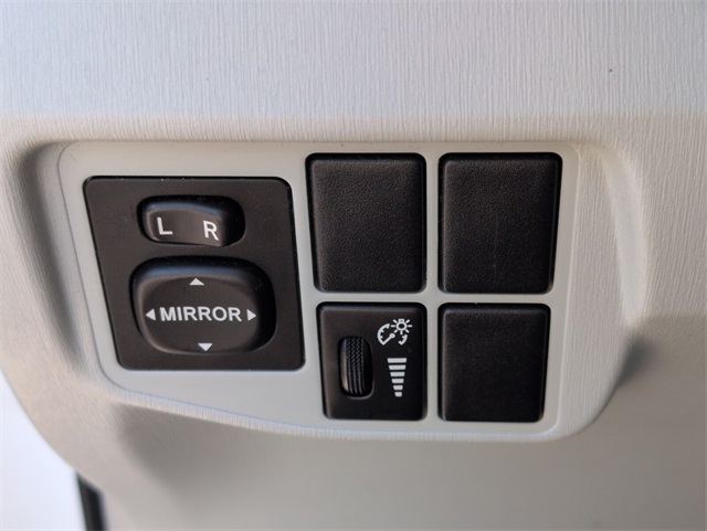 2010 Toyota Prius I photo 22