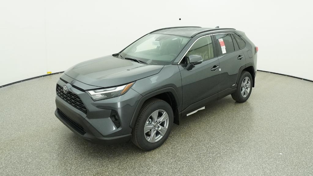 2025 Toyota RAV4 XLE's photo