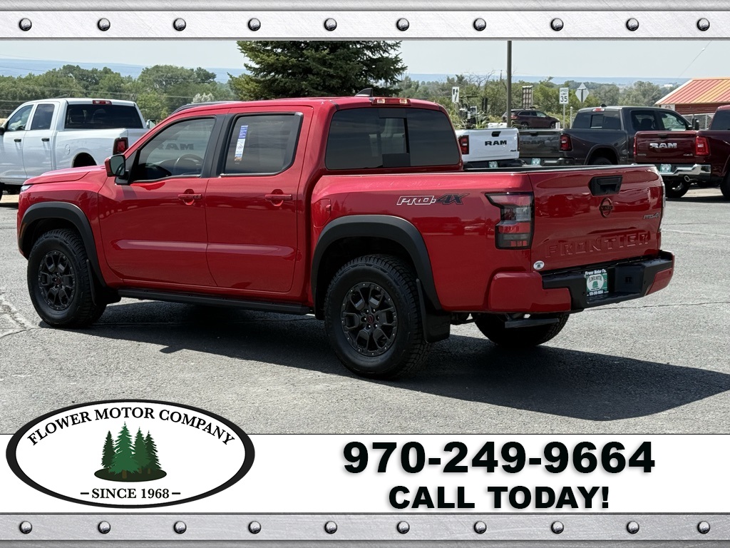 2023 Nissan Frontier PRO-4X photo 2