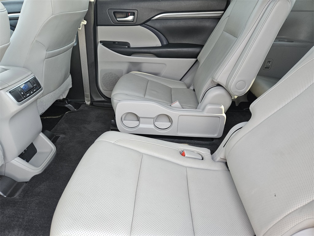 2018 Toyota Highlander Limited Platinum photo 26