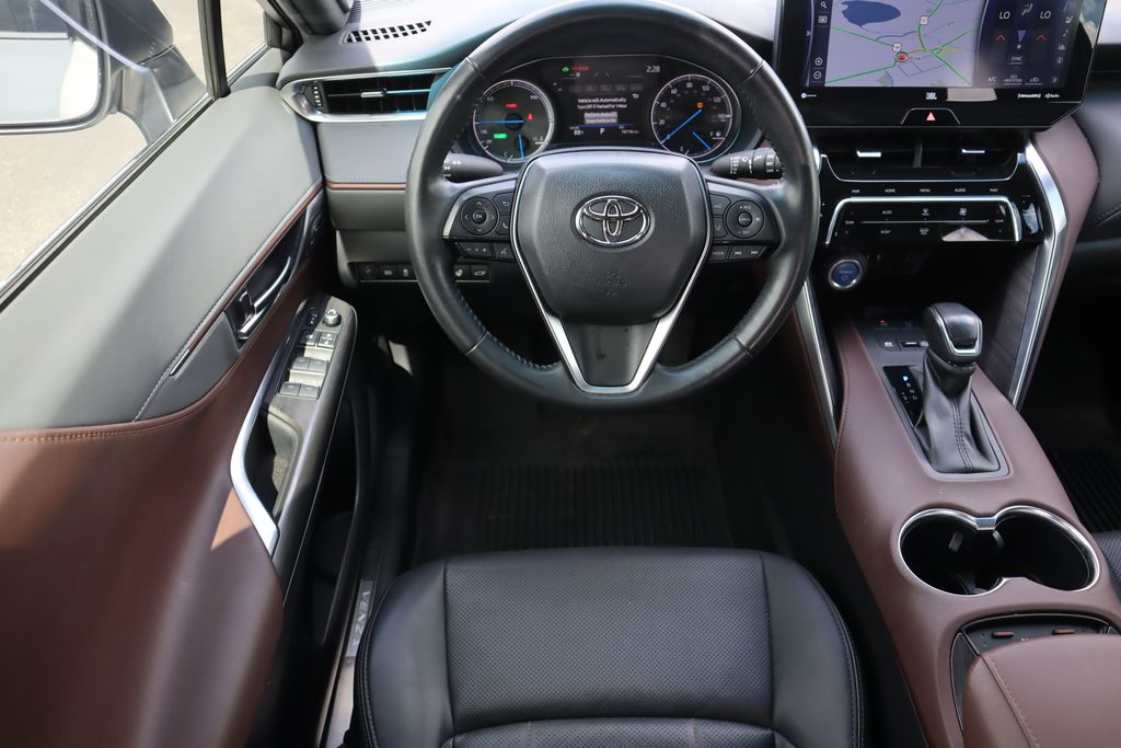 2021 Toyota Venza Limited photo 18
