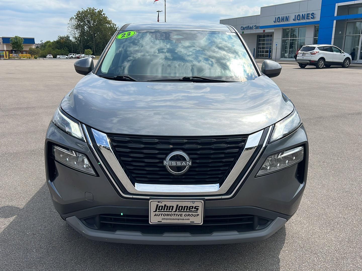 2023 Nissan Rogue SV photo 12