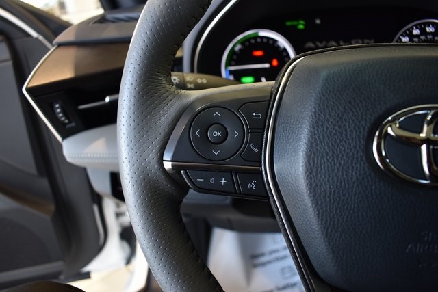 2020 Toyota Avalon Hybrid Limited photo 17