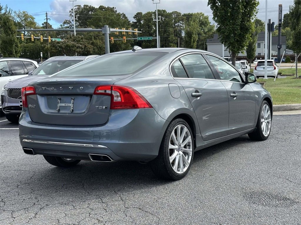 2016 Volvo S60 Inscription T5 Platinum AWD photo 18