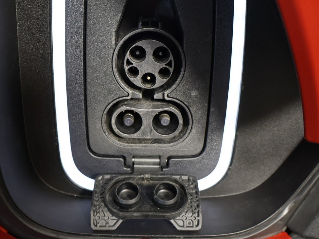 2022 Rivian R1T Adventure photo 11