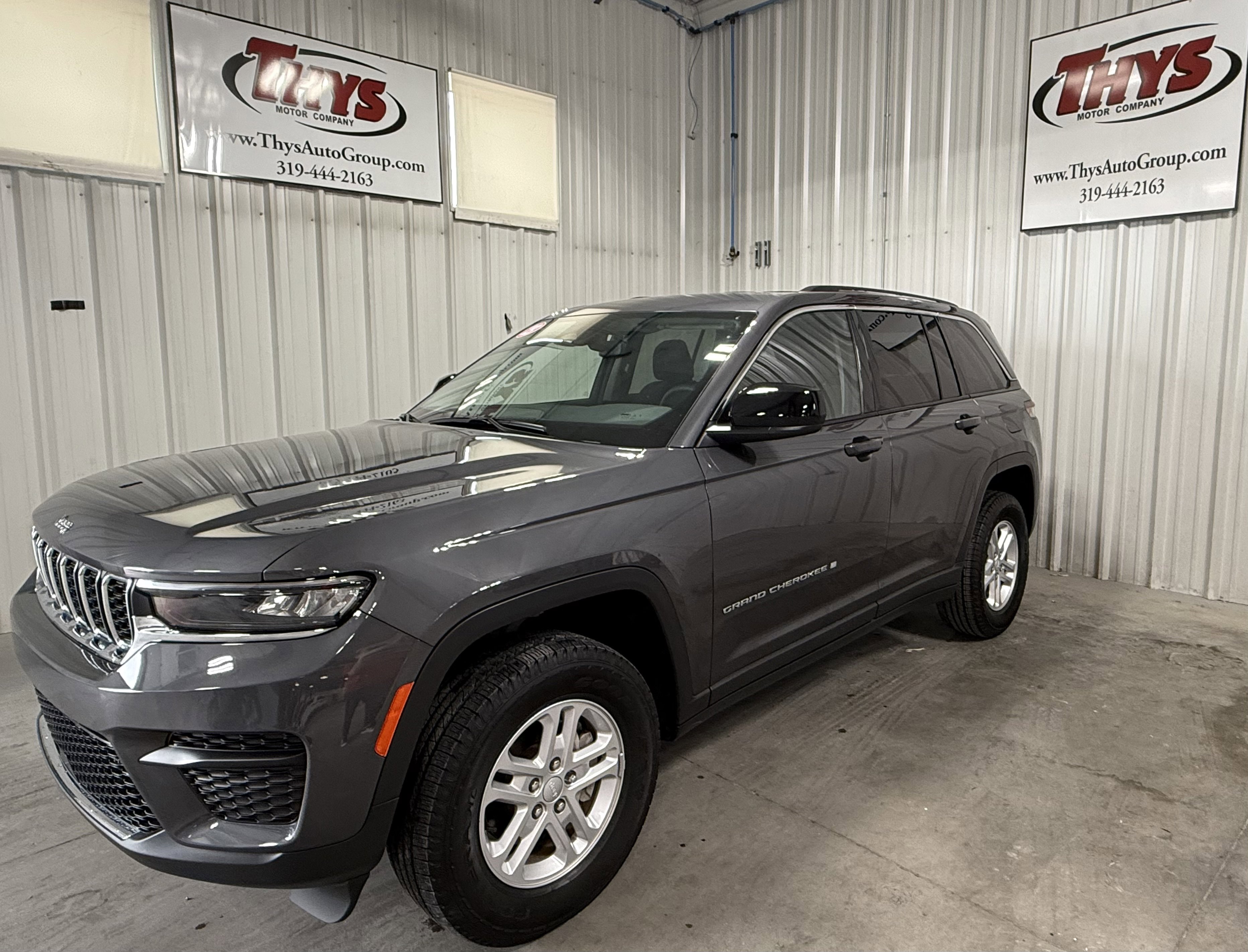 2023 Jeep Grand Cherokee Laredo Altitude photo 6