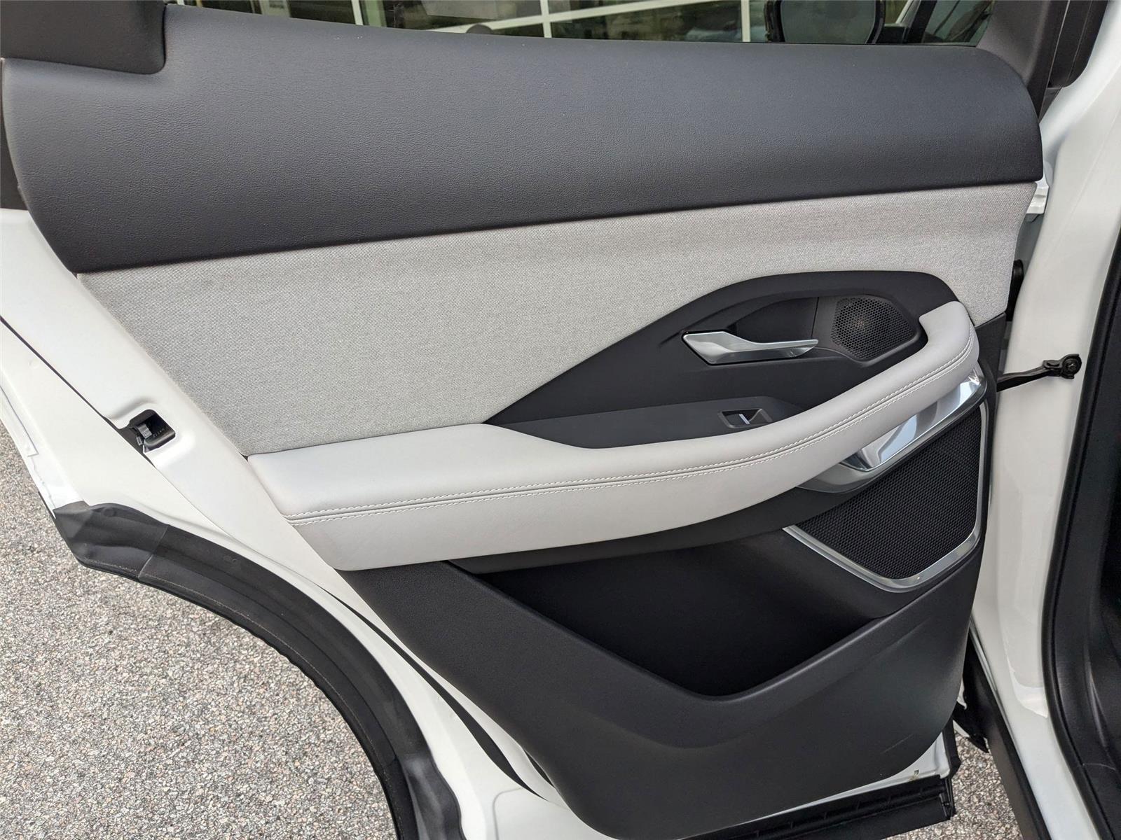 2024 Jaguar E-PACE R-Dynamic SE photo 25