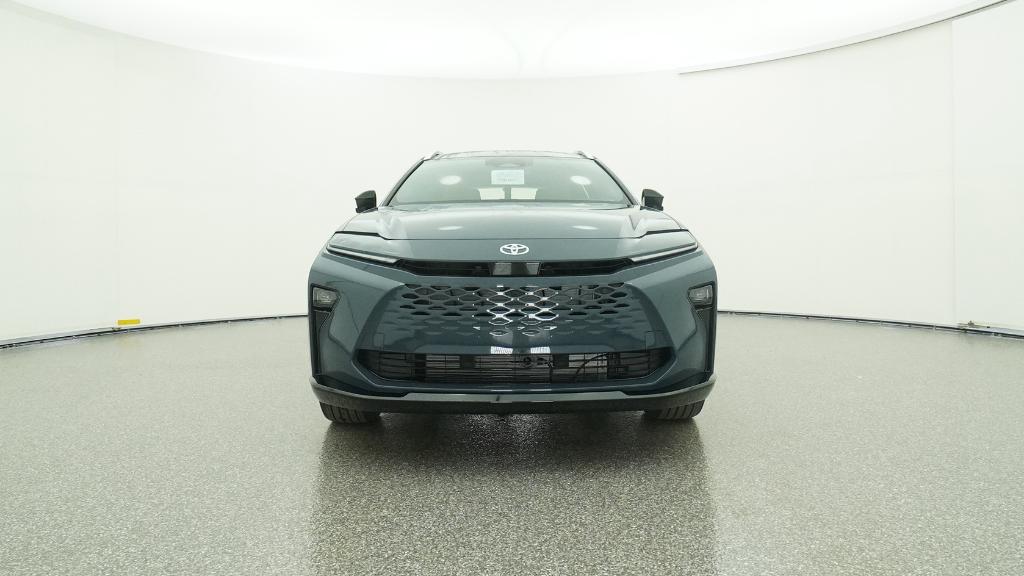 2025 Toyota Crown Signia Limited photo 3