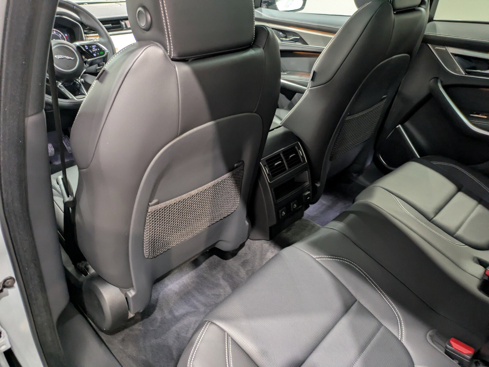 2026 Jaguar F-PACE P250 R-Dynamic S photo 12