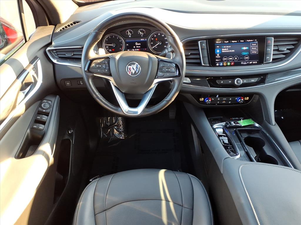 2023 Buick Enclave Essence photo 3