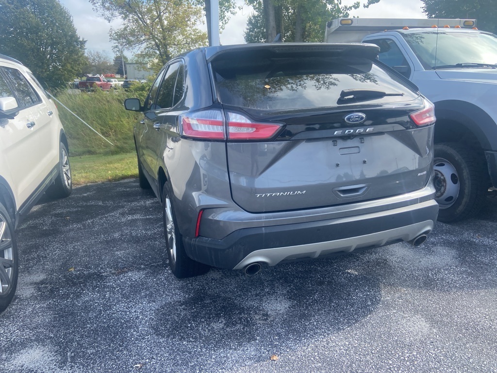 2022 Ford Edge Titanium photo 4