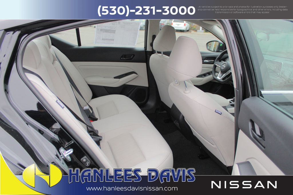 2025 Nissan Altima 2.5 SV photo 12