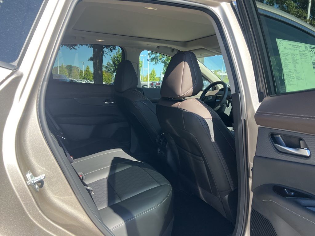 2025 Nissan Murano Platinum photo 16