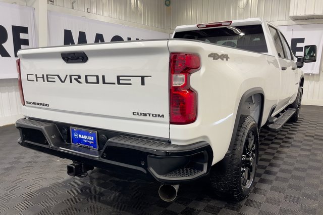 2025 Chevrolet Silverado 2500HD Custom photo 2