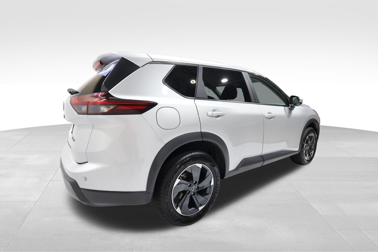 2024 Nissan Rogue SV photo 3