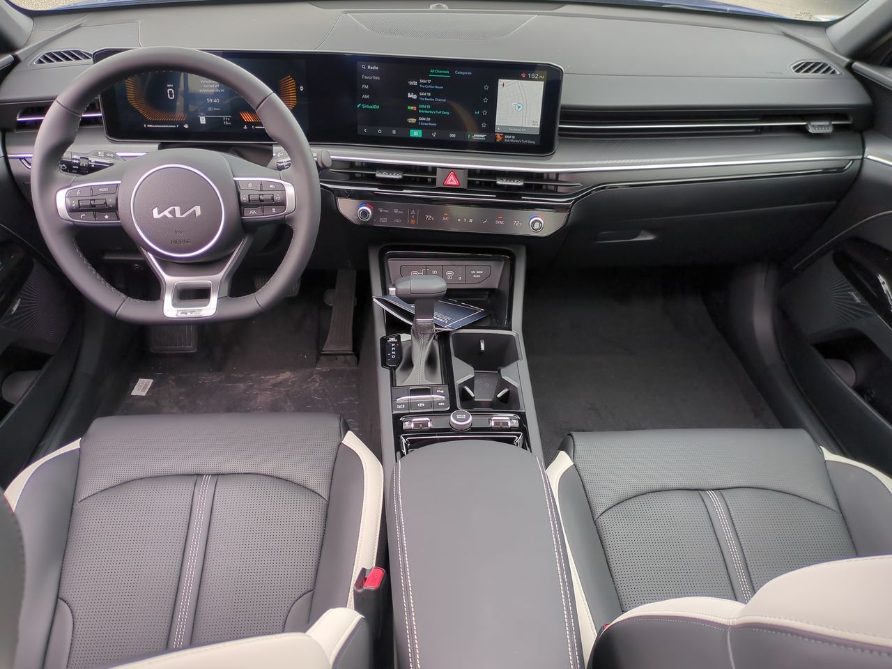 2025 Kia K5 GT-Line photo 16