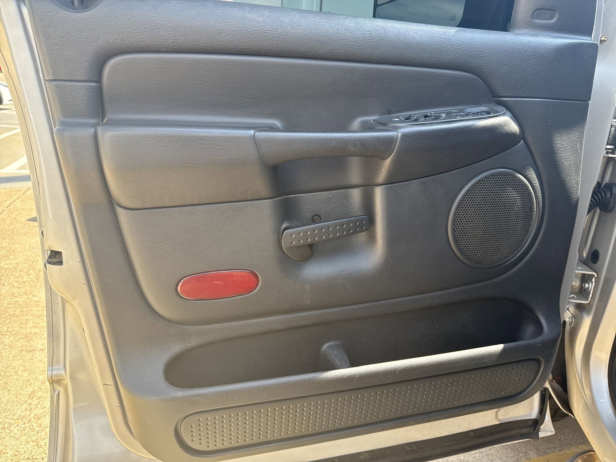 2005 Dodge Ram SLT Laramie photo 9
