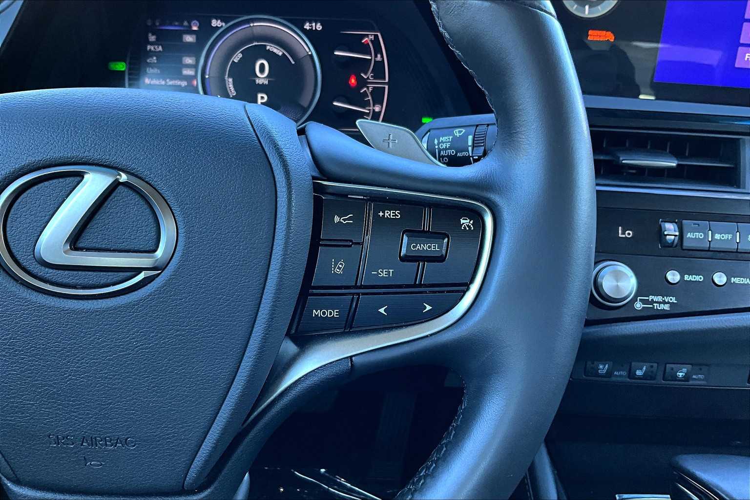 2023 Lexus ES 300h photo 20