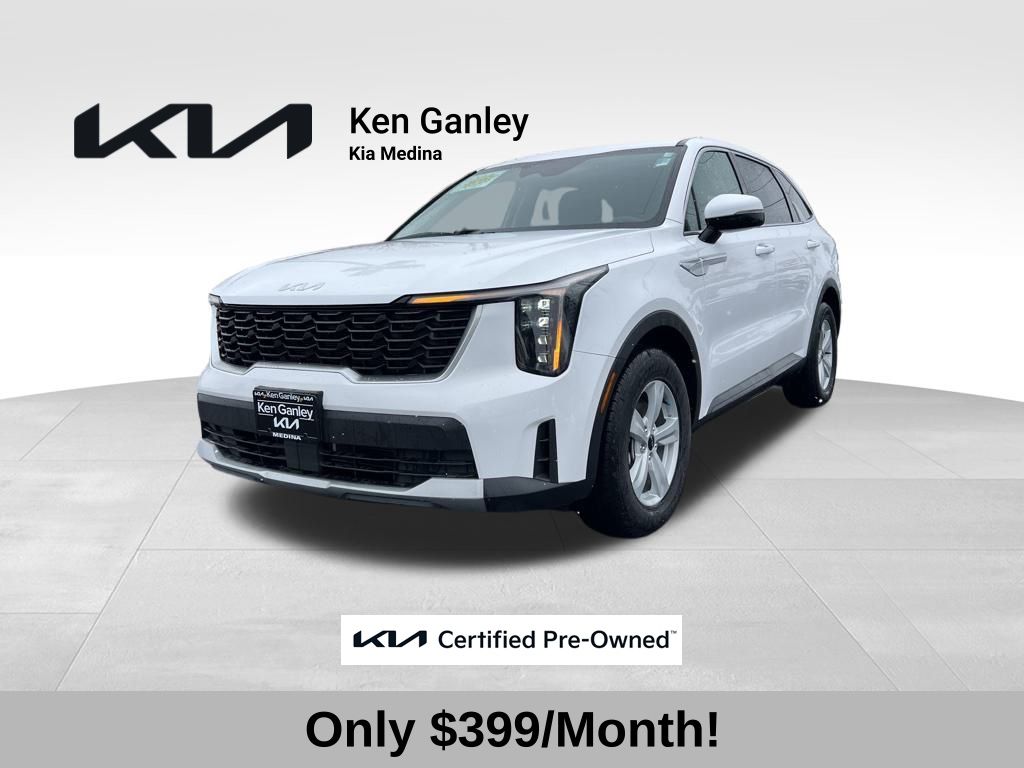 2025 Kia Sorento LX's photo