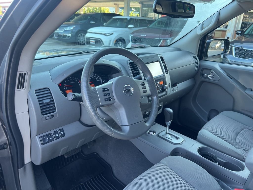 2021 Nissan Frontier Crew Cab photo 3