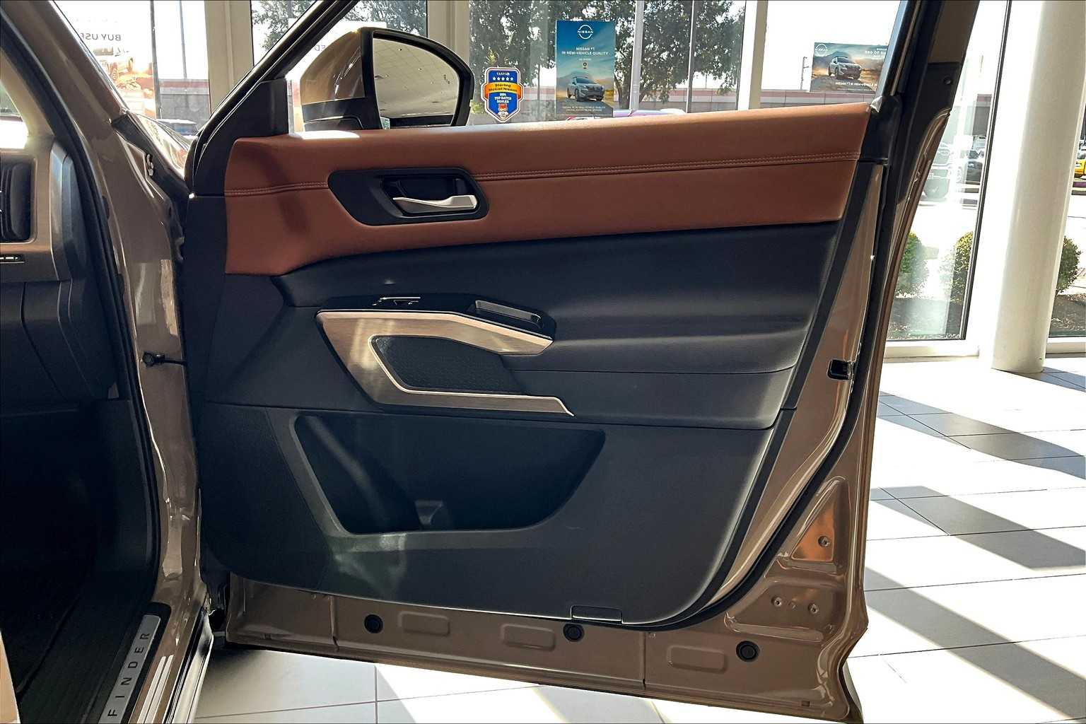 2023 Nissan Pathfinder Platinum photo 41