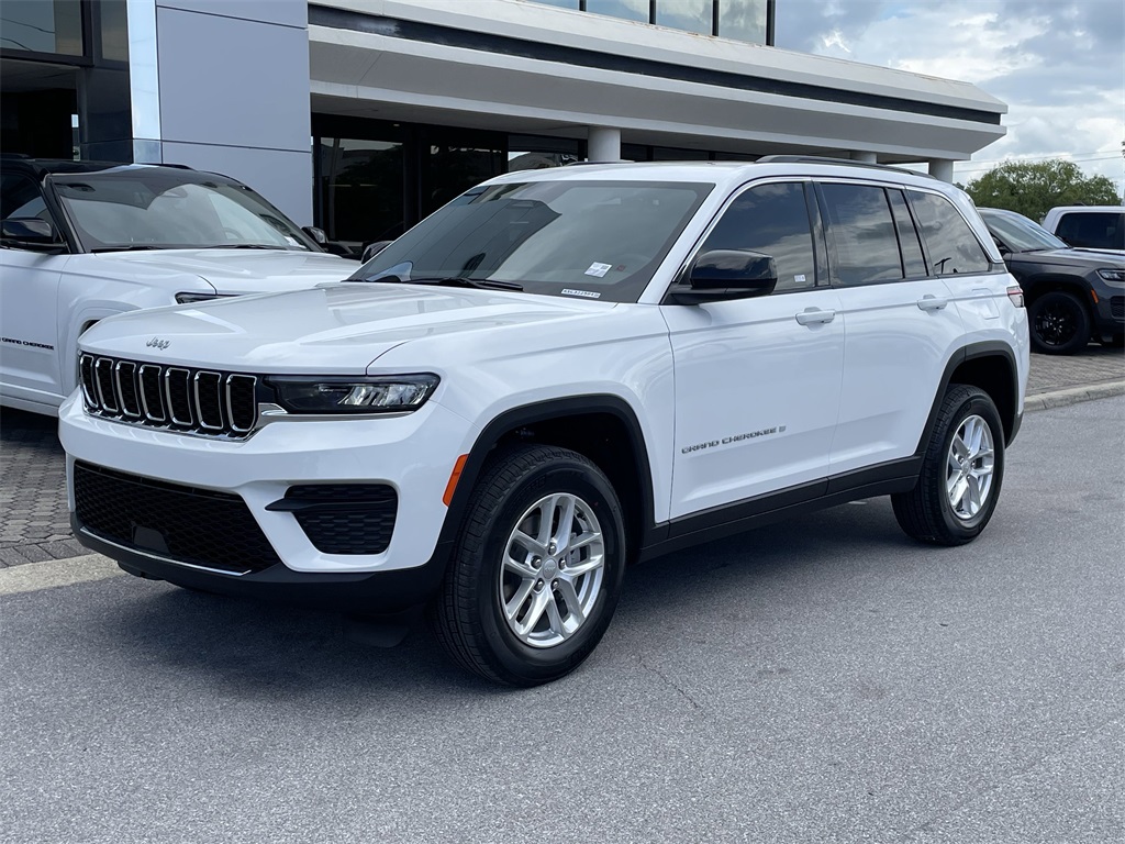 2025 Jeep Grand Cherokee Laredo X photo 4