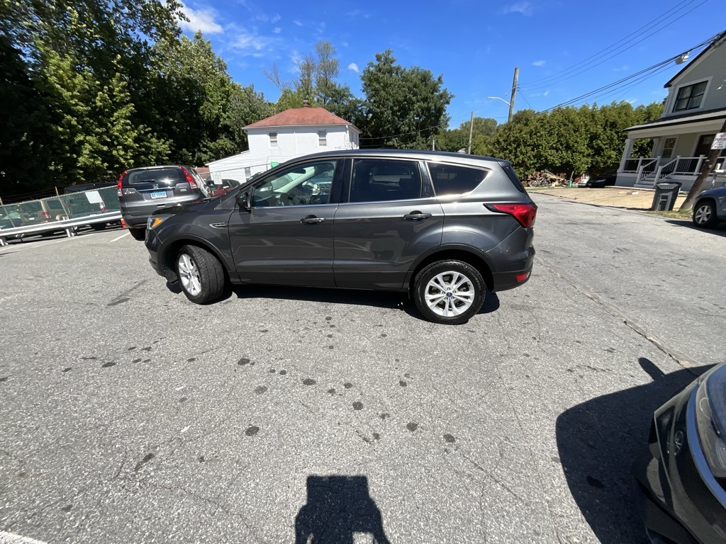 2019 Ford Escape SE photo 3