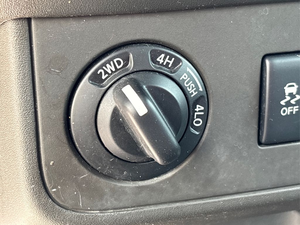 2013 Nissan Xterra PRO-4X photo 25
