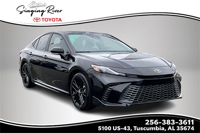 2025 Toyota Camry SE's photo