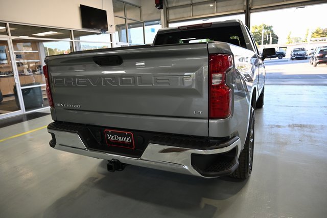 2026 Chevrolet Silverado photo 4