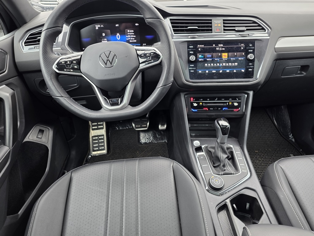 2024 Volkswagen Tiguan SE R-Line Black photo 4