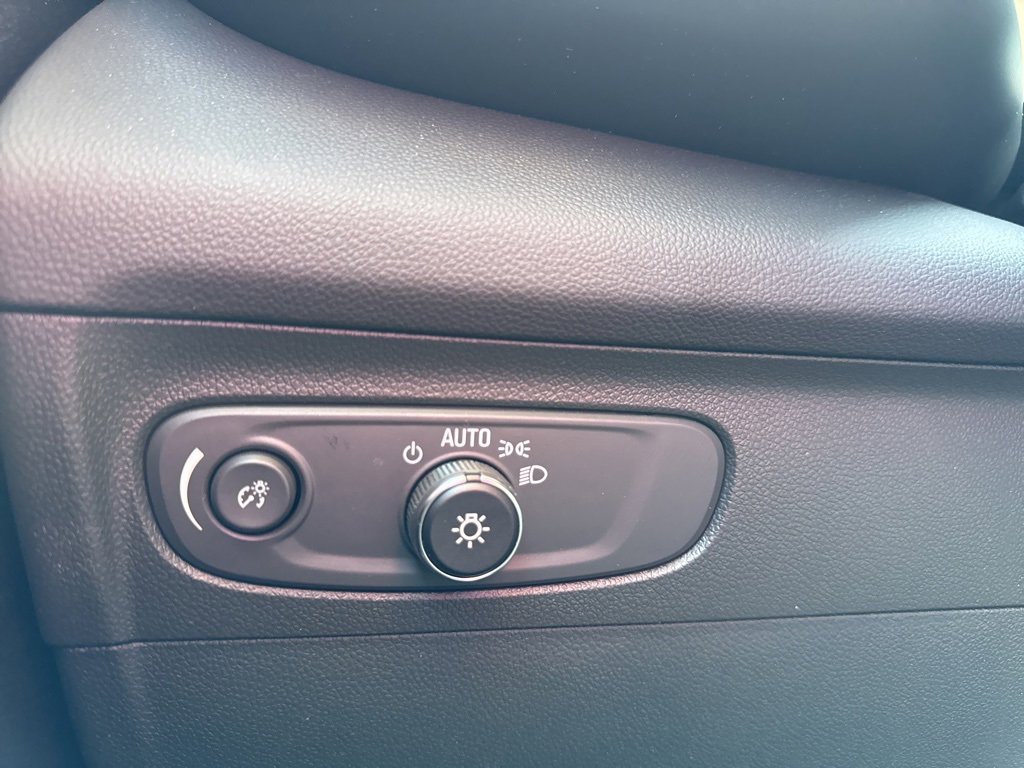 2023 Buick Envision Essence photo 25