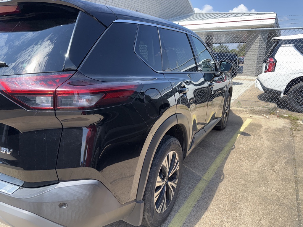 2021 Nissan Rogue SV photo 3