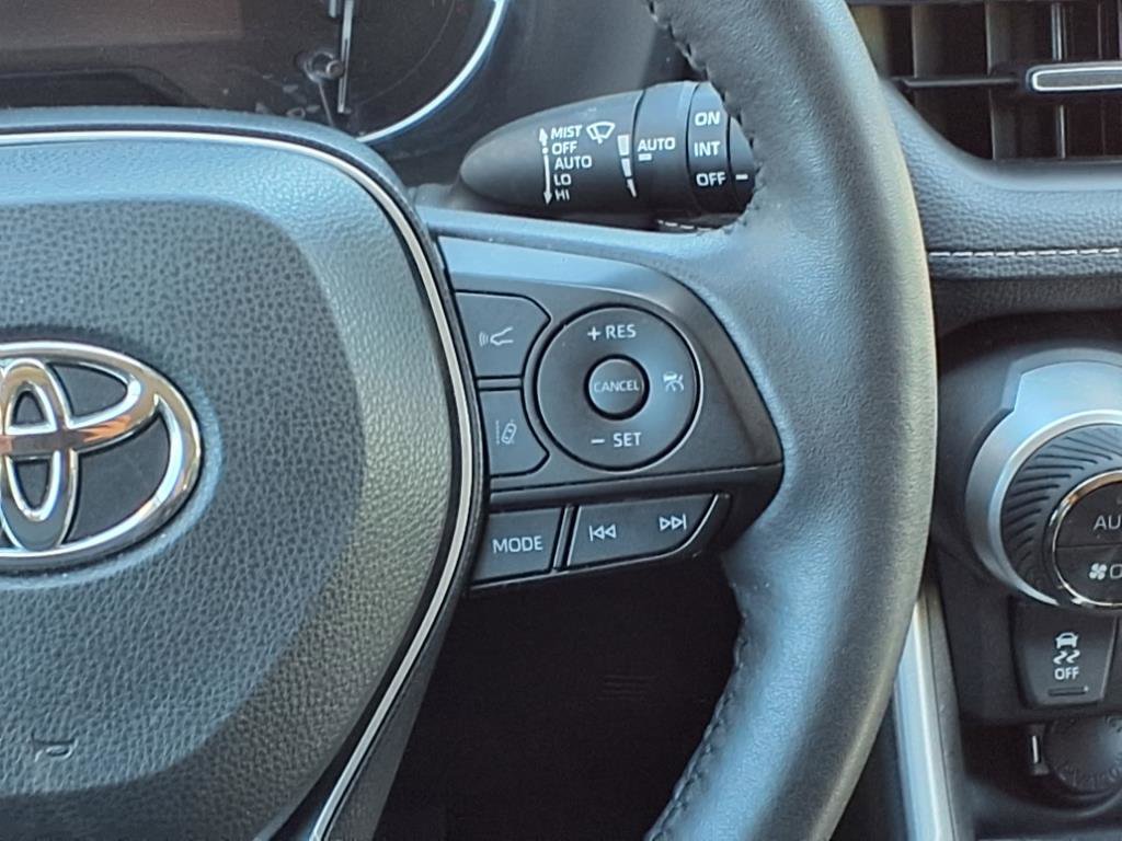 2024 Toyota RAV4 XLE Premium photo 14