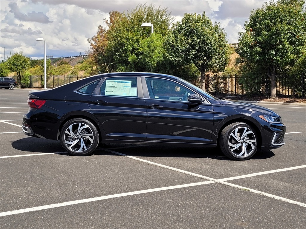 2026 Volkswagen Jetta 1.5T SEL photo 4