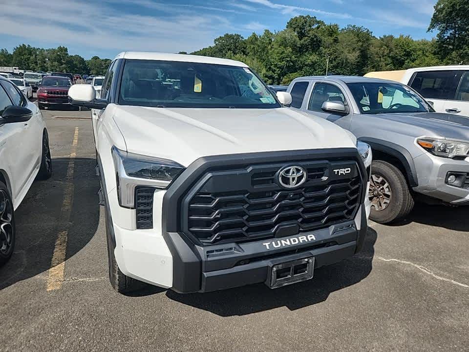 2022 Toyota Tundra SR5 photo 2