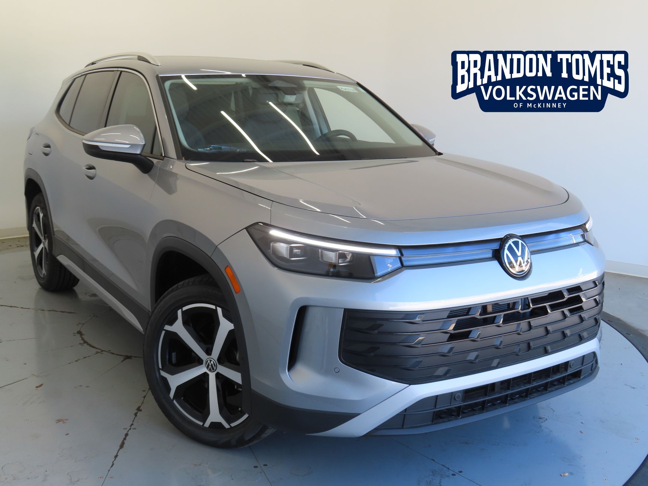 2025 Volkswagen Tiguan SE's photo