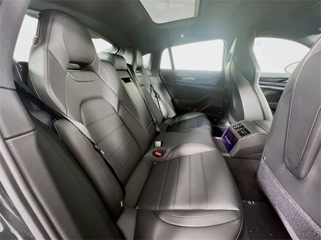 2025 Porsche Panamera E-Hybrid 4 photo 24
