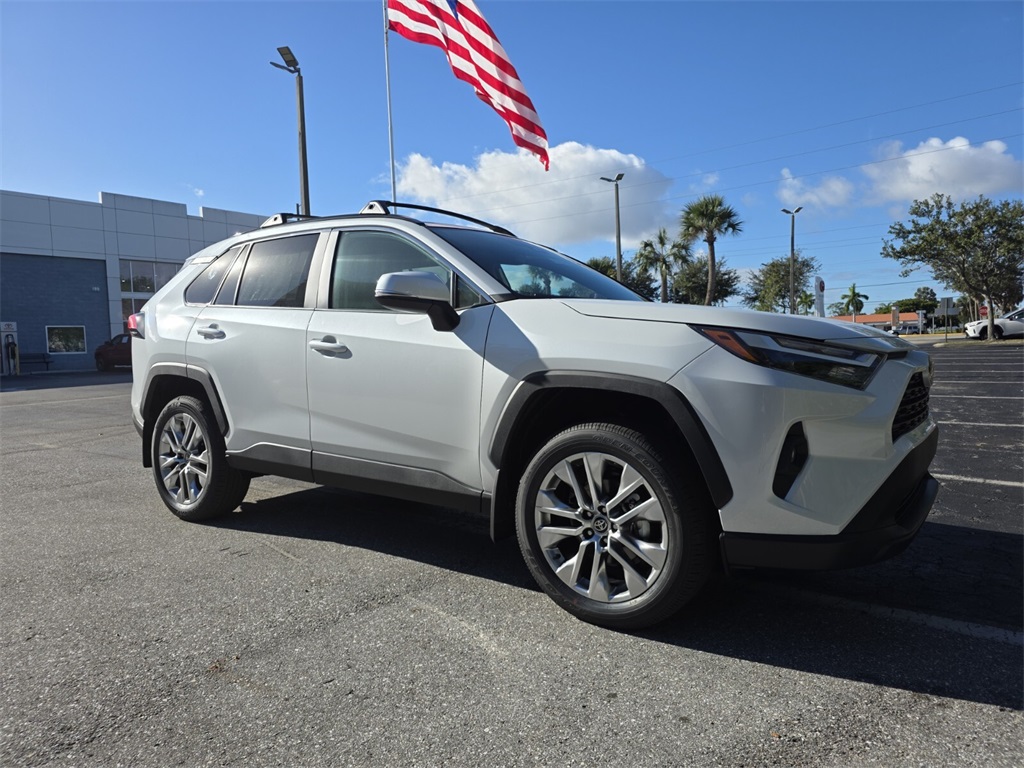 2025 Toyota RAV4 XLE Premium's photo