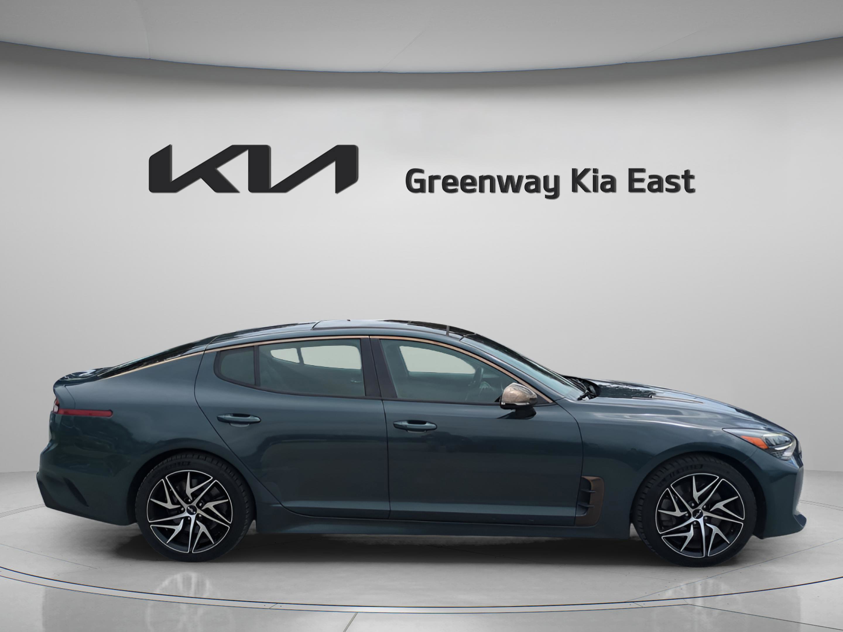 2022 Kia Stinger GT-Line photo 8