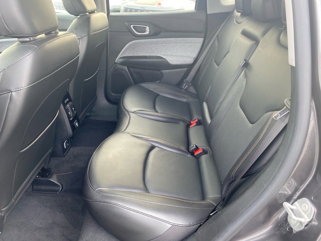 2022 Jeep Compass Latitude Lux photo 22