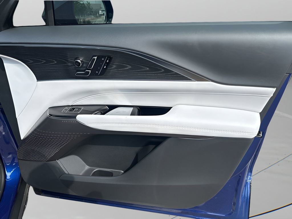 2025 Cadillac Lyriq Sport photo 11